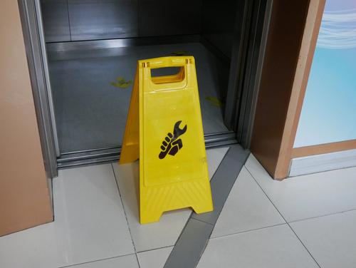 8 Effective Elevator Safety Tips